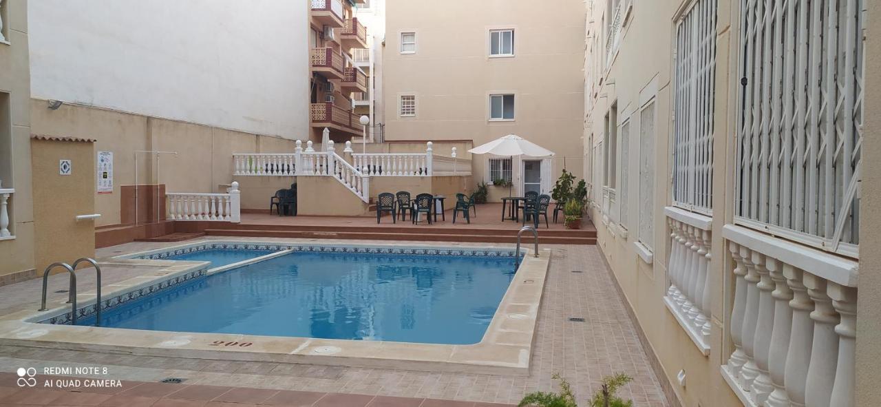 Estudio Wifi Bano 1 Sofa Cama Doble Piscina Playa 100Mts Torrevieja Ngoại thất bức ảnh